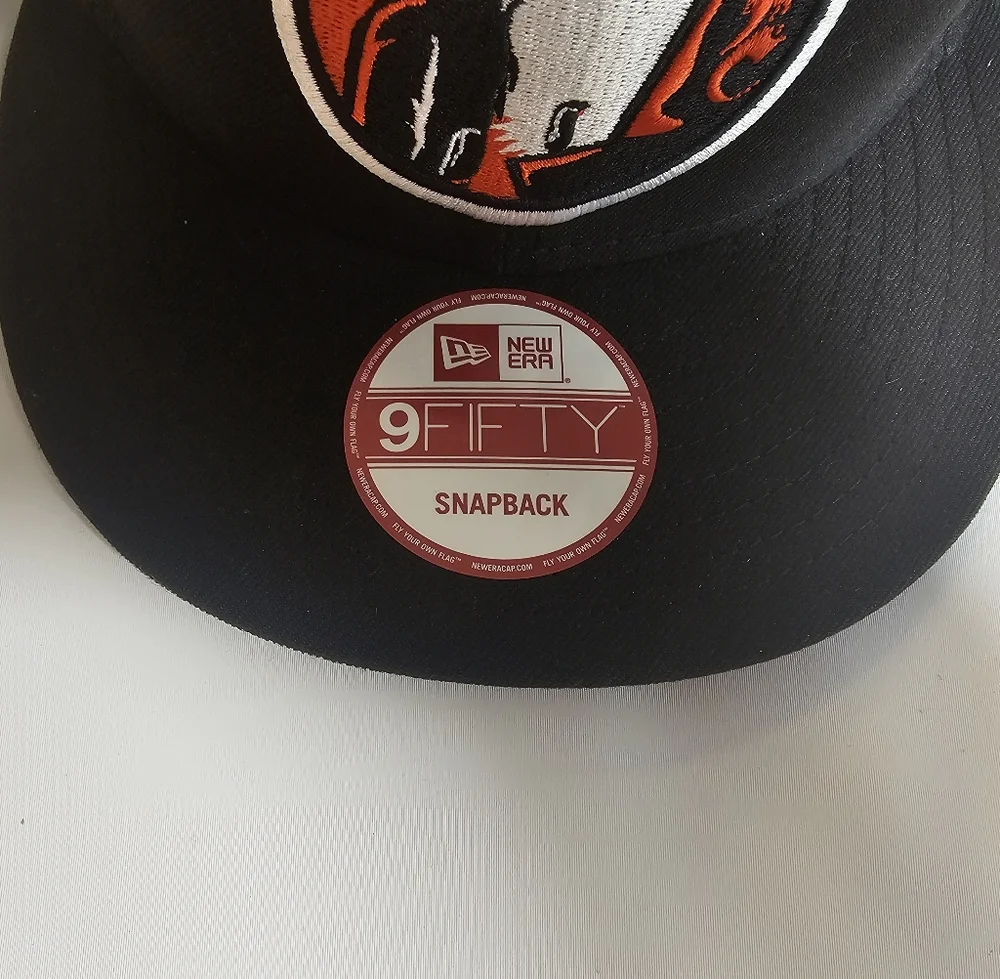 NWOT New Era Black and Orange Emmure Metalcore Snapback NOS - Picture 3 of 9